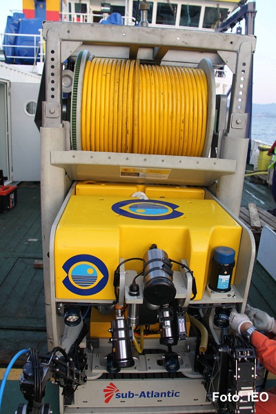 El ROV aguarda dentro de su garaje, en cubierta, a que tengamos buen tiempo para poder hacer su inmersión ©IEO