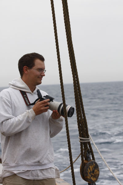 Tomando imagenes para su futura fotoidentificación / Taking pictures for the photoidentification ©CIRCE/ALNITAK